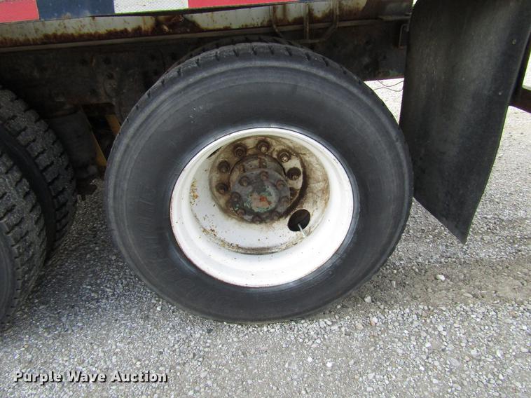 image for item DD4389 1995 Mack CH613 fertilizer tender truck