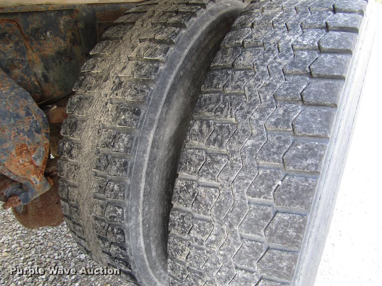 image for item DD4389 1995 Mack CH613 fertilizer tender truck