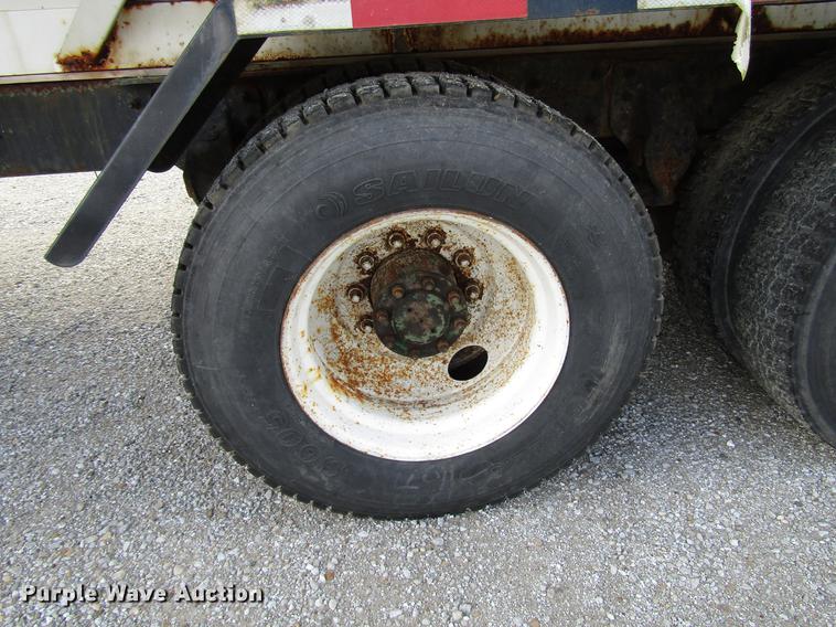 image for item DD4389 1995 Mack CH613 fertilizer tender truck