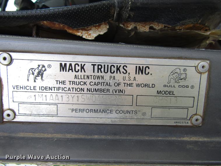 image for item DD4389 1995 Mack CH613 fertilizer tender truck