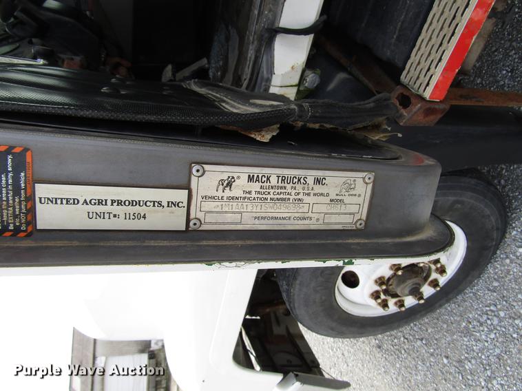 image for item DD4389 1995 Mack CH613 fertilizer tender truck