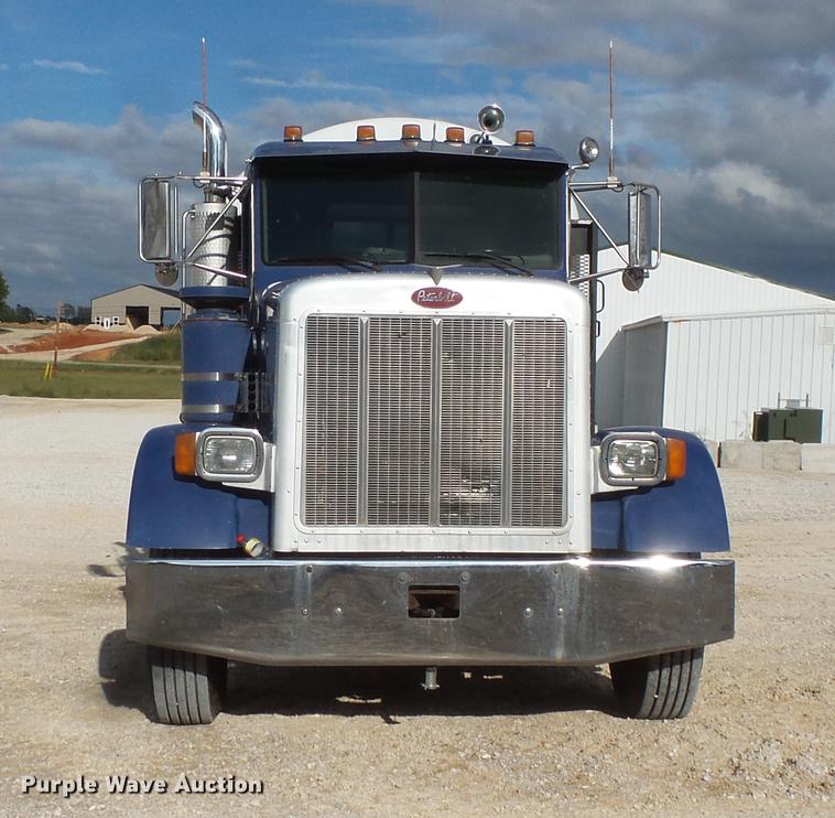 image for item FT9862 1993 Peterbilt 378 flatbed truck
