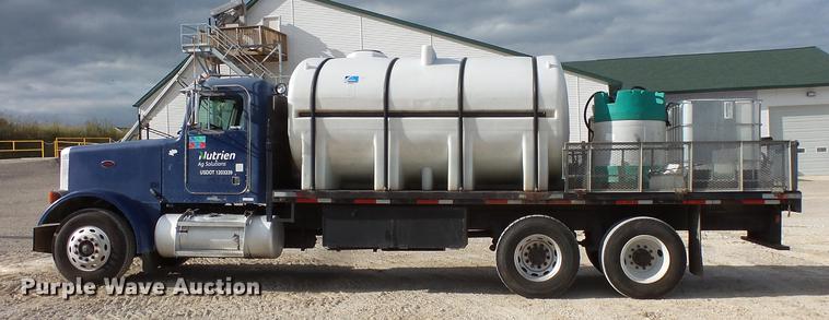 image for item FT9862 1993 Peterbilt 378 flatbed truck