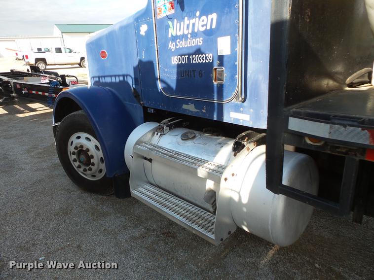 image for item FT9862 1993 Peterbilt 378 flatbed truck