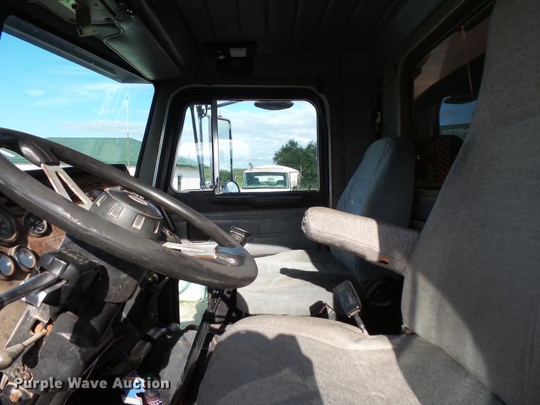 image for item FT9862 1993 Peterbilt 378 flatbed truck