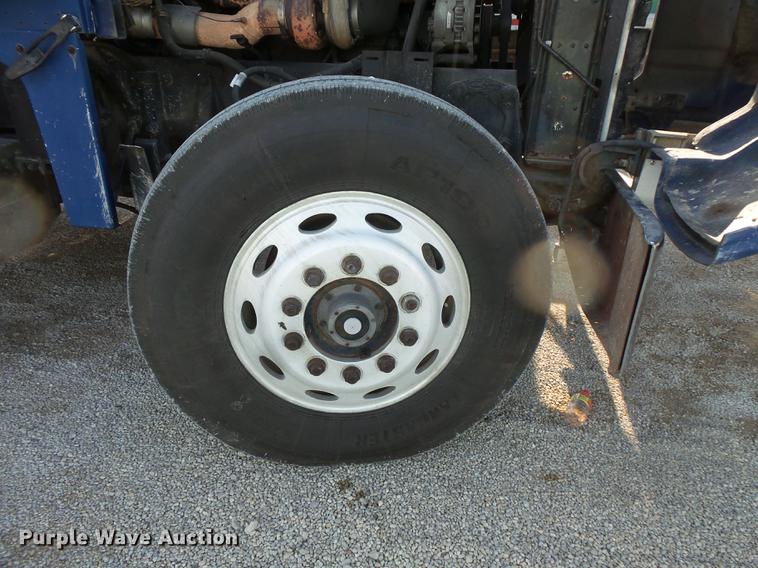 image for item FT9862 1993 Peterbilt 378 flatbed truck