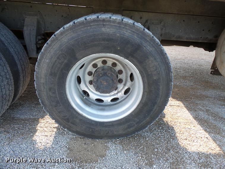 image for item FT9862 1993 Peterbilt 378 flatbed truck