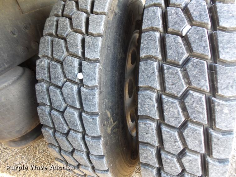 image for item FT9862 1993 Peterbilt 378 flatbed truck