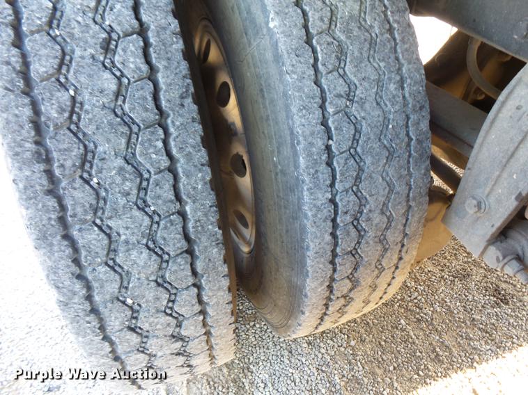 image for item FT9862 1993 Peterbilt 378 flatbed truck