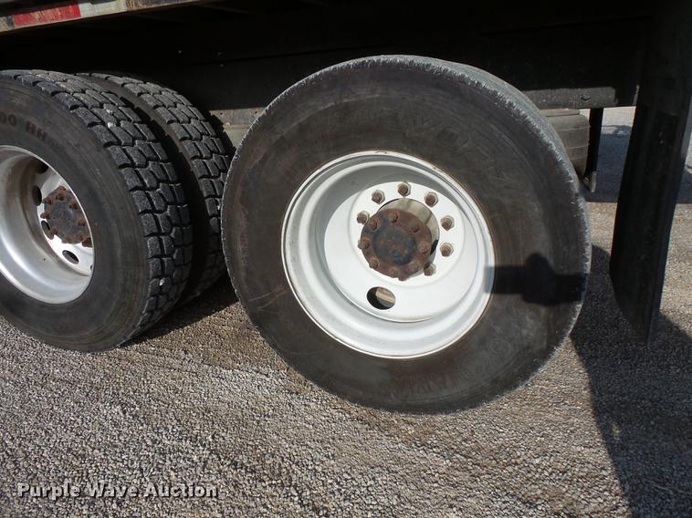 image for item FT9862 1993 Peterbilt 378 flatbed truck