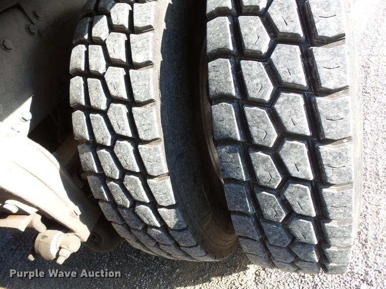 image for item FT9862 1993 Peterbilt 378 flatbed truck