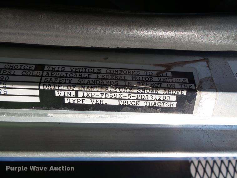 image for item FT9862 1993 Peterbilt 378 flatbed truck