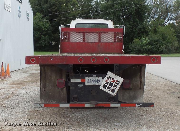 image for item FT9868 1984 Ford 8000 flatbed truck