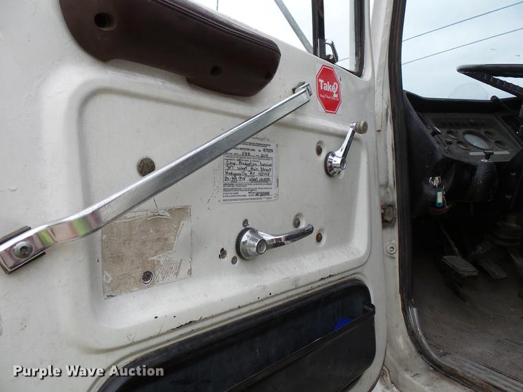 image for item FT9868 1984 Ford 8000 flatbed truck