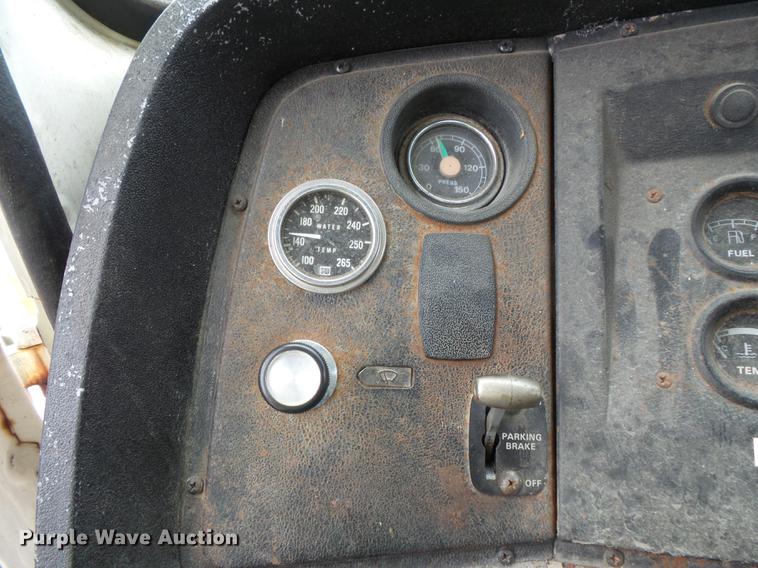 image for item FT9868 1984 Ford 8000 flatbed truck