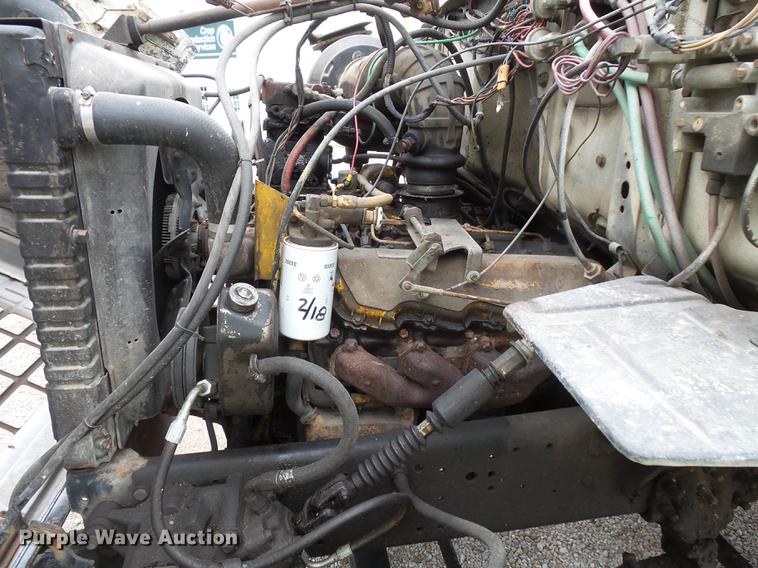 image for item FT9868 1984 Ford 8000 flatbed truck