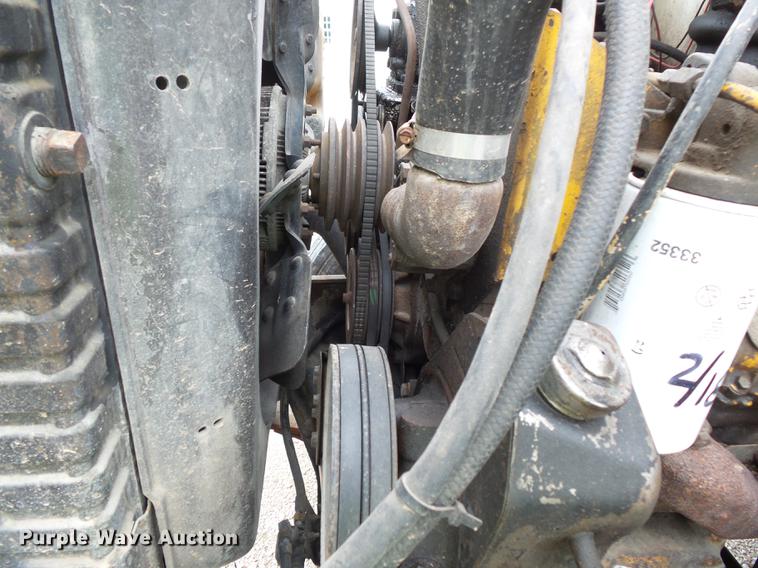 image for item FT9868 1984 Ford 8000 flatbed truck