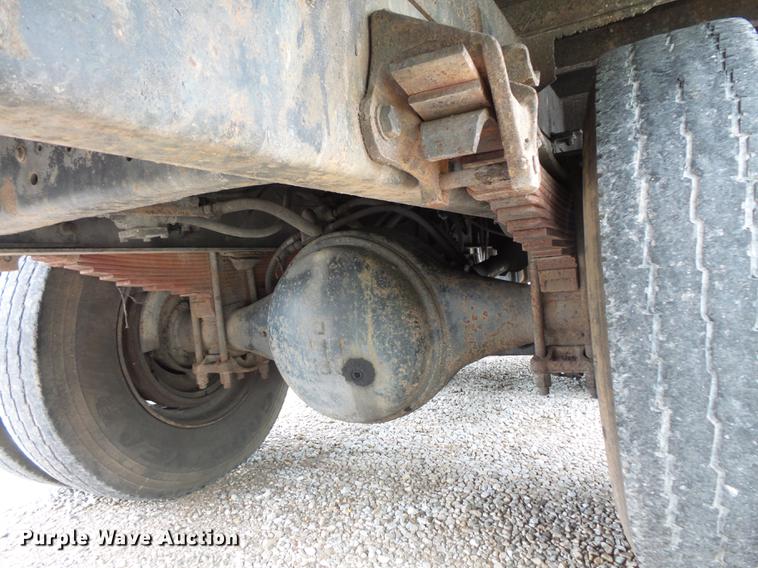 image for item FT9868 1984 Ford 8000 flatbed truck