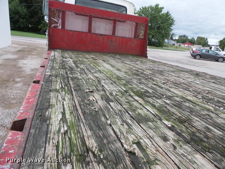 image for item FT9868 1984 Ford 8000 flatbed truck