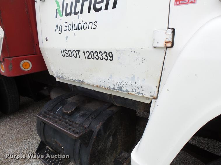 image for item FT9868 1984 Ford 8000 flatbed truck