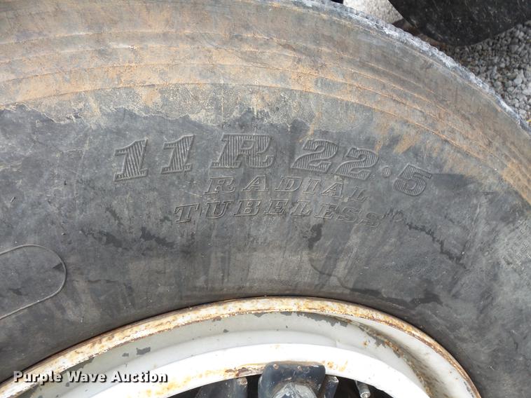 image for item FT9868 1984 Ford 8000 flatbed truck