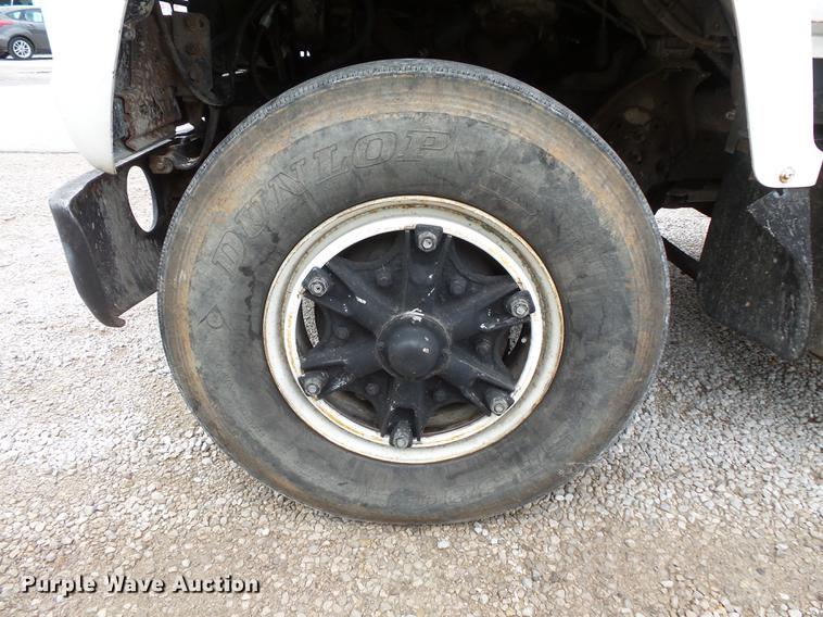 image for item FT9868 1984 Ford 8000 flatbed truck