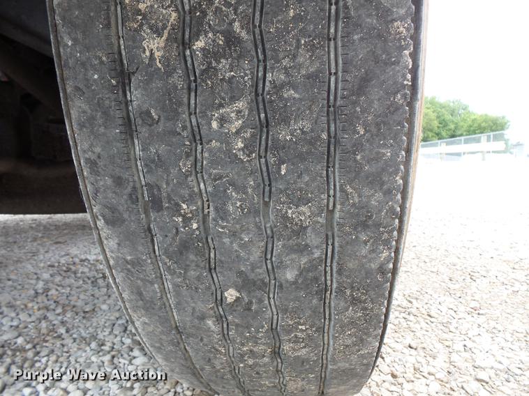 image for item FT9868 1984 Ford 8000 flatbed truck