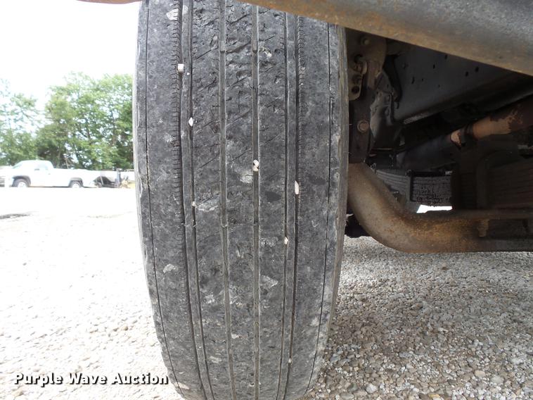 image for item FT9868 1984 Ford 8000 flatbed truck