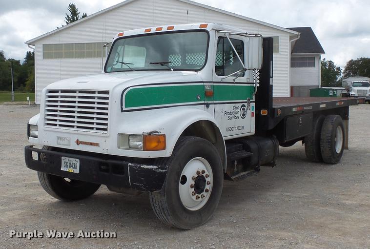 image for item FT9894 1991 International 4900 dump flatbed truck