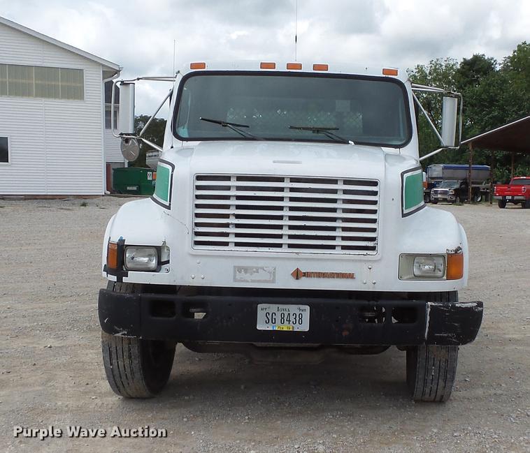 image for item FT9894 1991 International 4900 dump flatbed truck