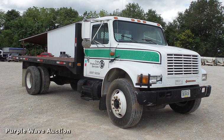 image for item FT9894 1991 International 4900 dump flatbed truck