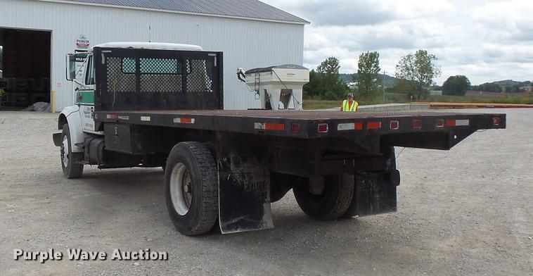 image for item FT9894 1991 International 4900 dump flatbed truck