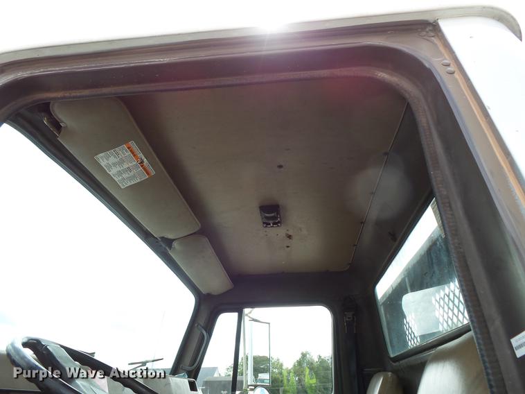 image for item FT9894 1991 International 4900 dump flatbed truck