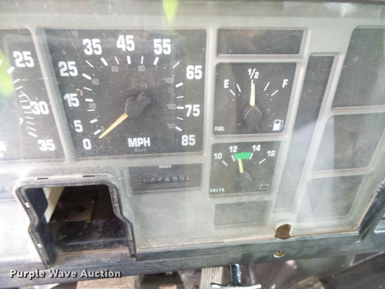 image for item FT9894 1991 International 4900 dump flatbed truck