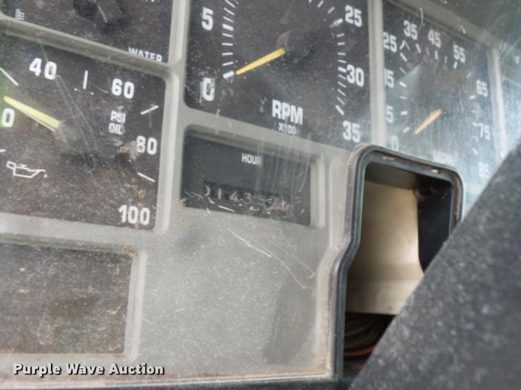 image for item FT9894 1991 International 4900 dump flatbed truck