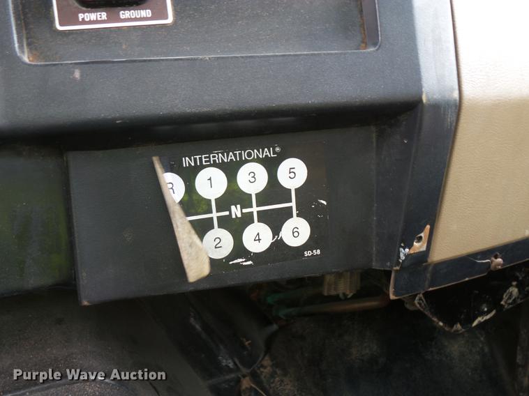 image for item FT9894 1991 International 4900 dump flatbed truck