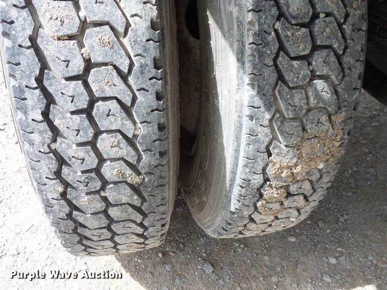 image for item FT9894 1991 International 4900 dump flatbed truck