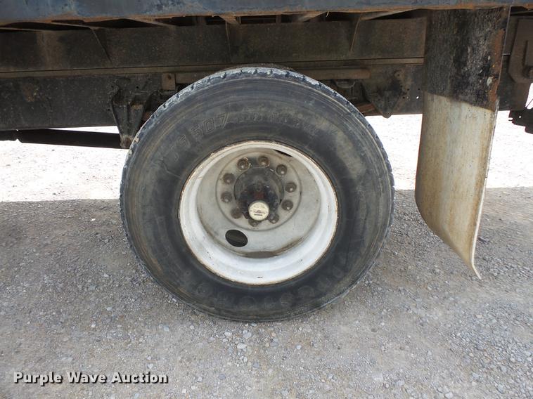 image for item FT9894 1991 International 4900 dump flatbed truck