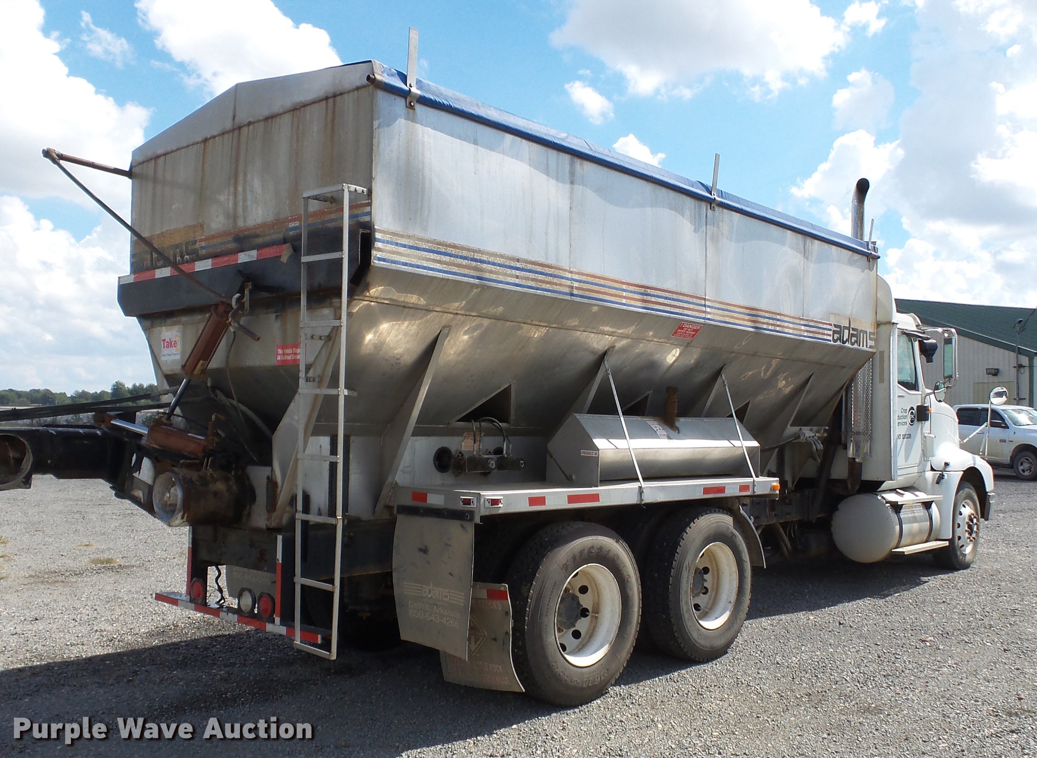 2006 International 9400i fertilizer tender truck in Caraway, AR Item