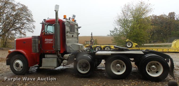 image for item DA3586 1989 Peterbilt 379 semi truck