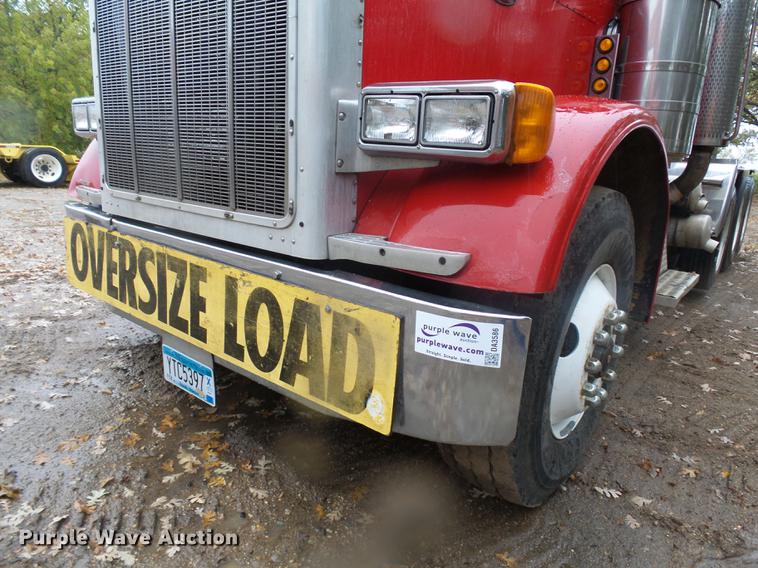 image for item DA3586 1989 Peterbilt 379 semi truck