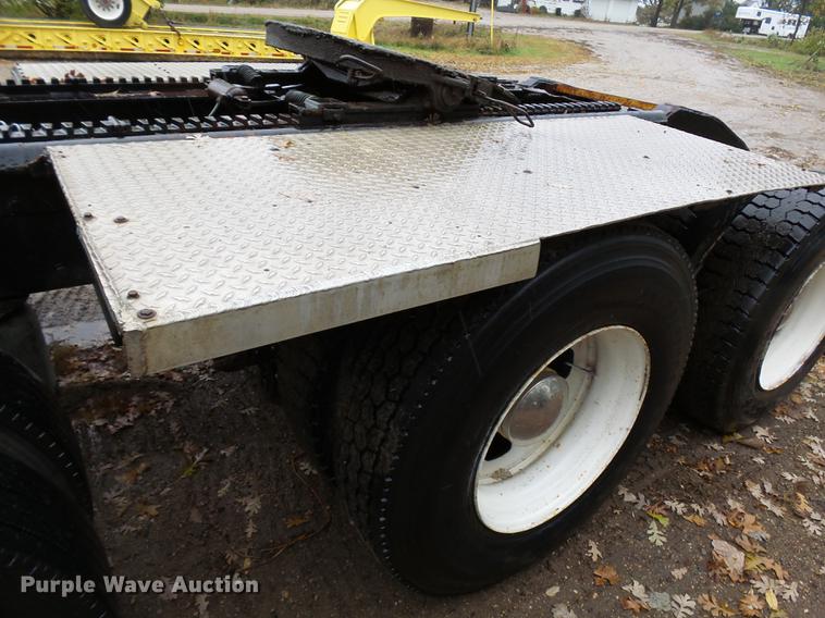 image for item DA3586 1989 Peterbilt 379 semi truck