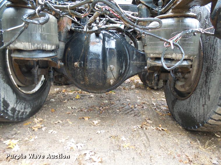 image for item DA3586 1989 Peterbilt 379 semi truck