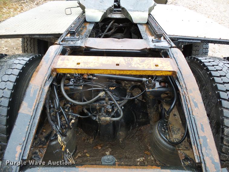 image for item DA3586 1989 Peterbilt 379 semi truck