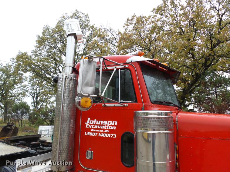 image for item DA3586 1989 Peterbilt 379 semi truck
