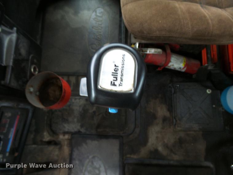 image for item DA3586 1989 Peterbilt 379 semi truck