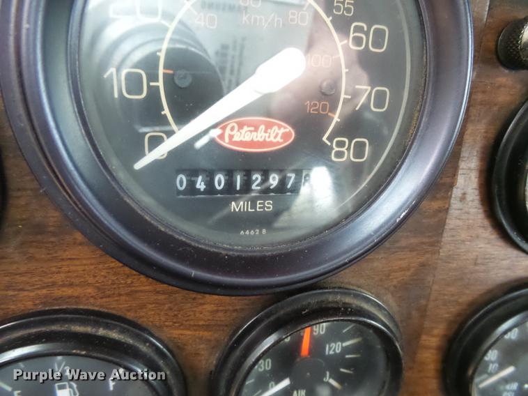 image for item DA3586 1989 Peterbilt 379 semi truck