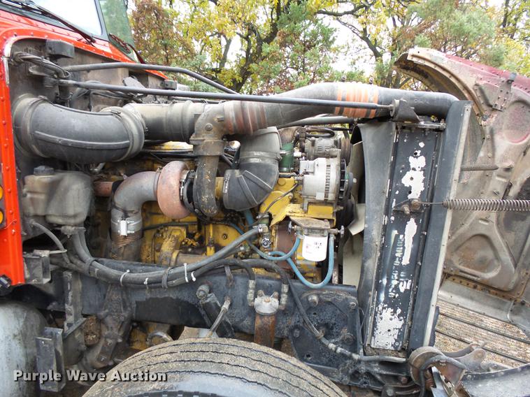 image for item DA3586 1989 Peterbilt 379 semi truck