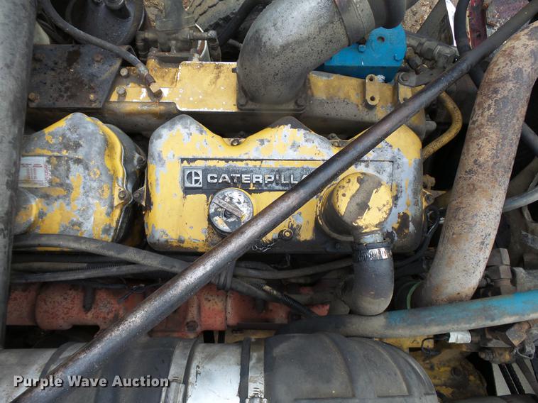 image for item DA3586 1989 Peterbilt 379 semi truck