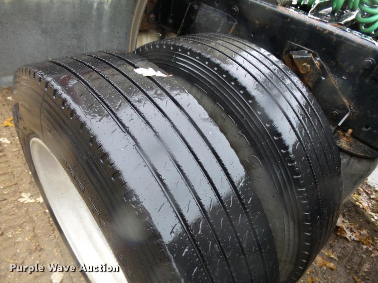 image for item DA3586 1989 Peterbilt 379 semi truck